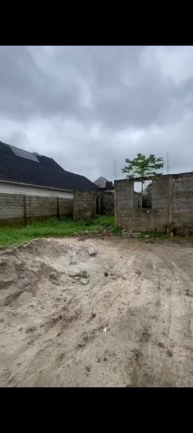 3 Bedroom carcass on 1 Plot of Land Available
